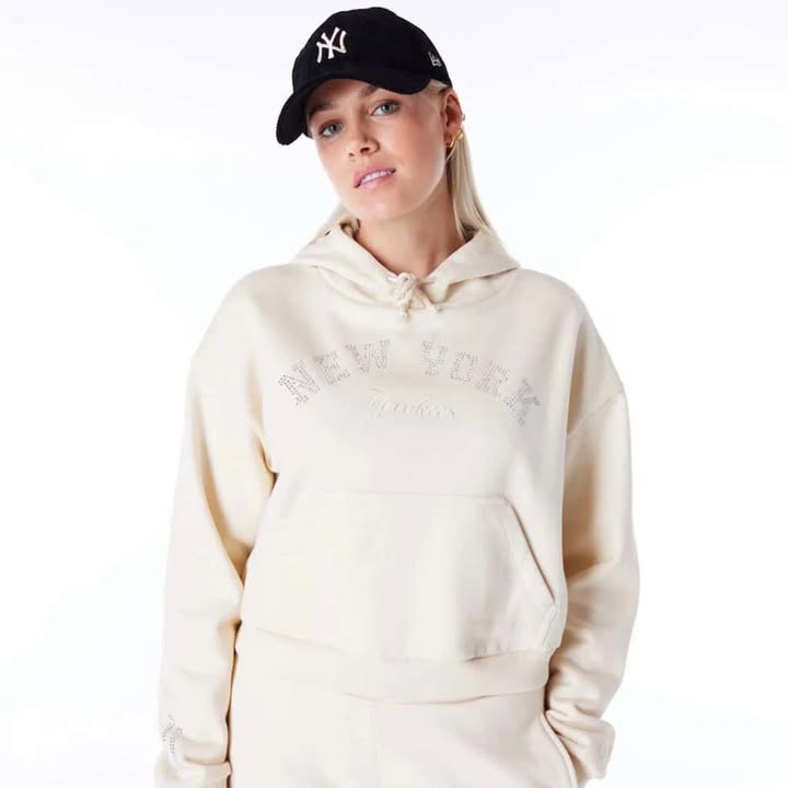 לצפייה במוצר NEW YORK YANKEEZ CROPPED HOODIE